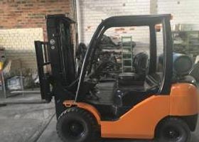 LOCAÇÃO DE EMPILHADEIRA GLP